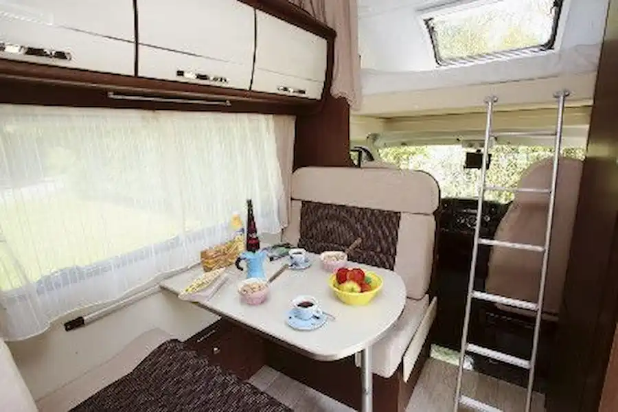 Roller Team Auto-Roller 746 - motorhome review (Click to view full screen)