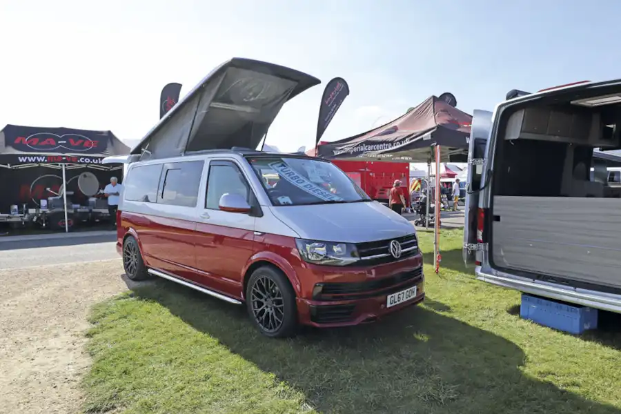 The Imperial VW T6 L-shape campervan (Click to view full screen)