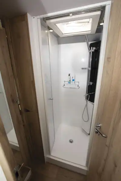 The shower in Le Voyageur Classic LV7.8LU motorhome (Click to view full screen)