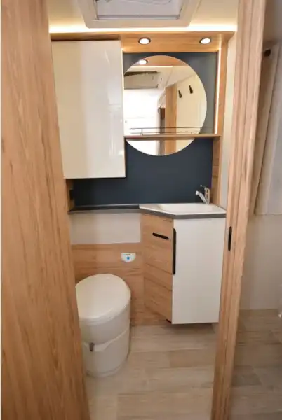 The Pilote G740FC Évidence A-class motorhome washroom (Click to view full screen)
