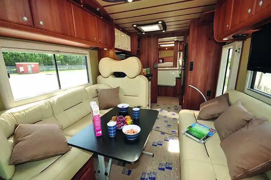 RS Endeavour S 230 - motorhome review (Click to view full screen)