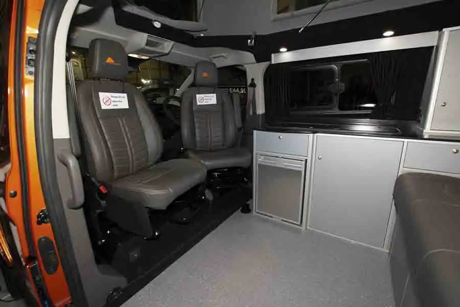 Cab seats turn to face the living area (Click to view full screen)