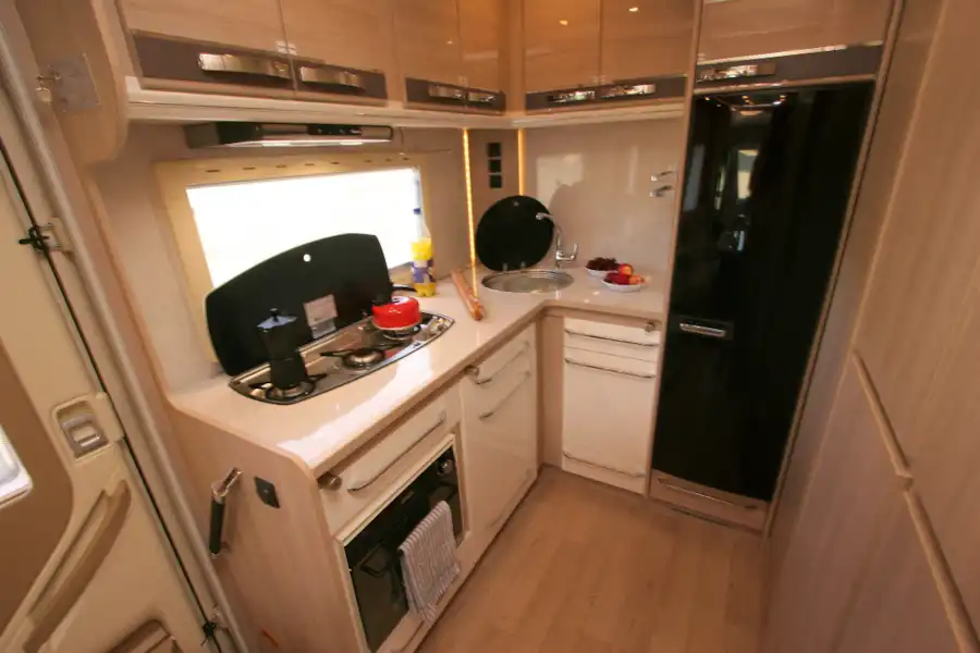 Big fridge, low oven/grill, plenty of worktop (Click to view full screen)