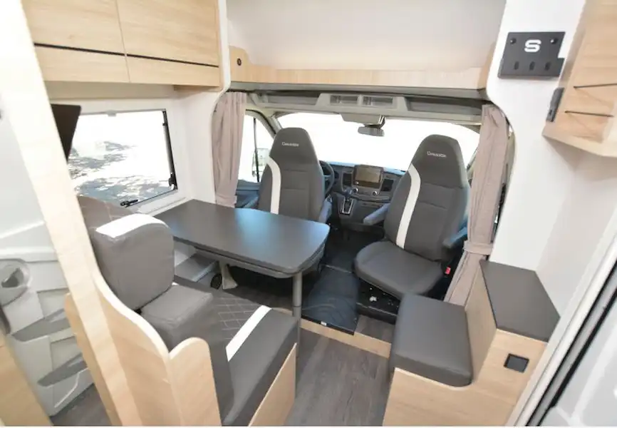 The Chausson S514 Sport Line low-profile motorhome cab area (Click to view full screen)
