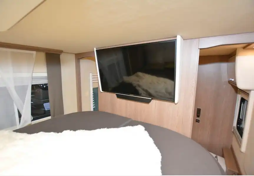 The Morelo Palace 88 G A-class motorhome bedroom (Click to view full screen)