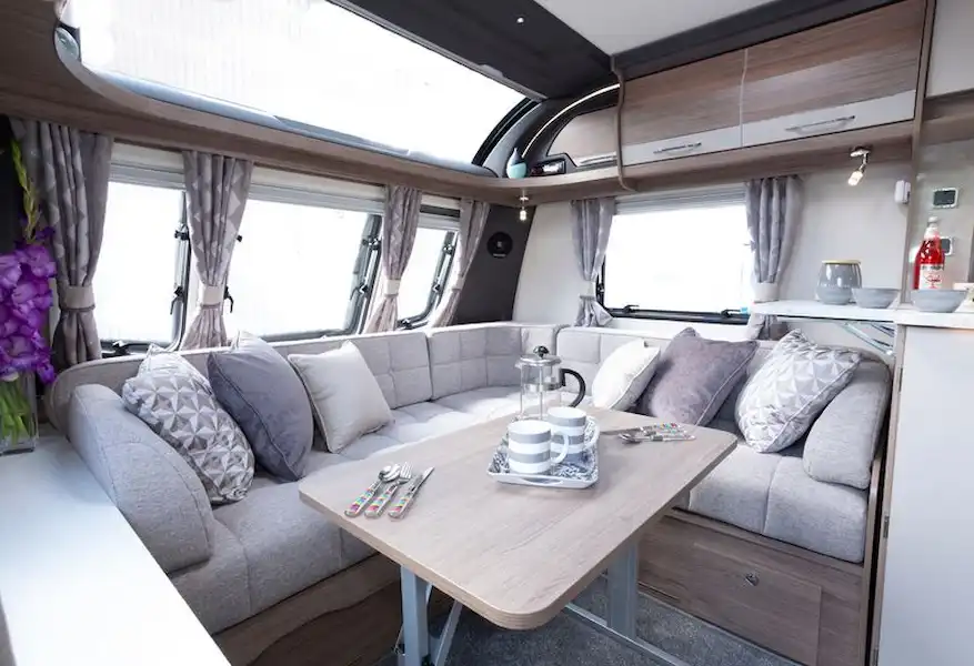 The Coachman VIP 540 Xtra rear lounge (Click to view full screen)