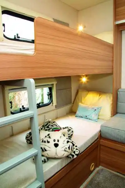 Two cosy bunks (Click to view full screen)