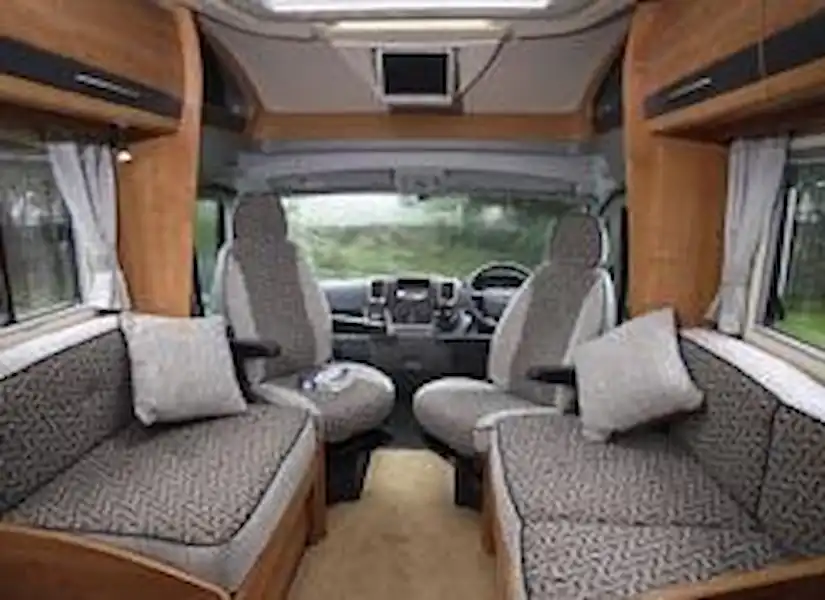 Auto-Trail Excel 600D (2009) - motorhome review (Click to view full screen)