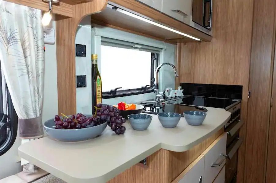 The kitchen has a 30 cm surface extension (Click to view full screen)