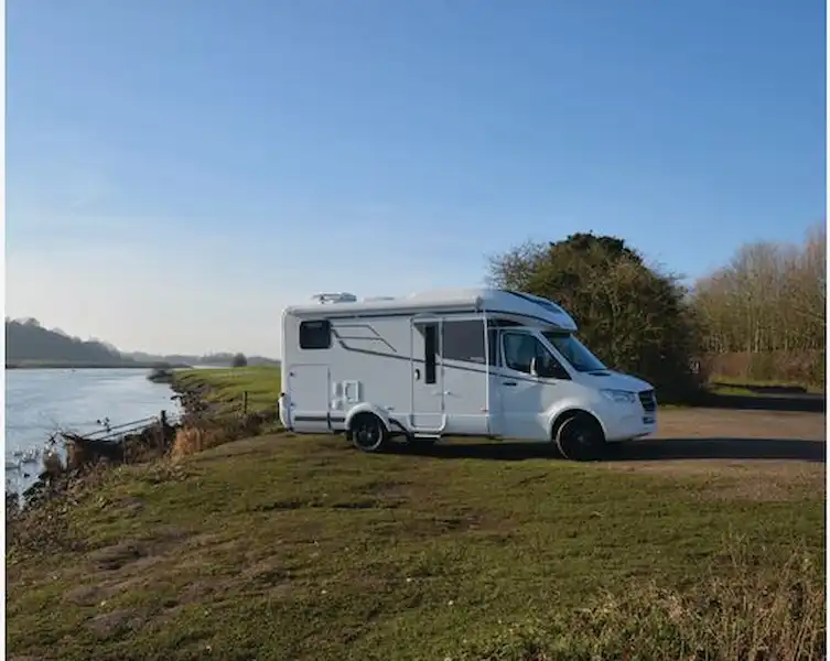 The Hymer B-Class ModernComfort T 550 WhiteLine low-profile motorhome  (Click to view full screen)