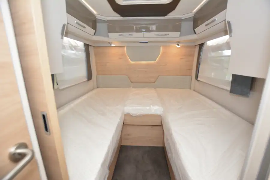 Beds in the Dethleffs Esprit I 7150-2 EB (Click to view full screen)
