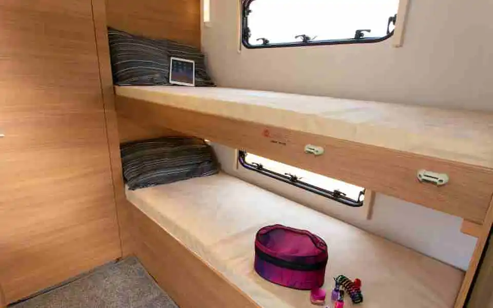 The bunks are 75cm wide (Click to view full screen)