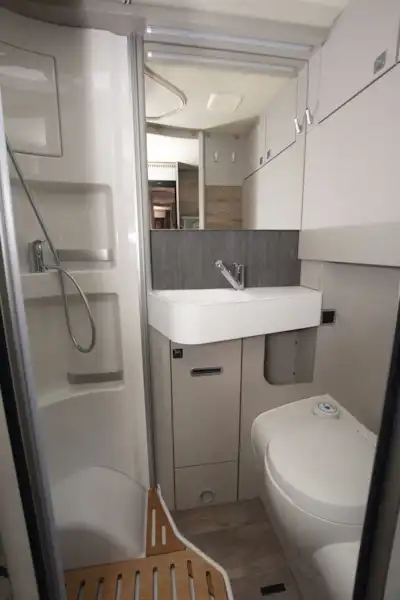 The washroom in the Hymer Exsis-i 580 motorhome (Click to view full screen)