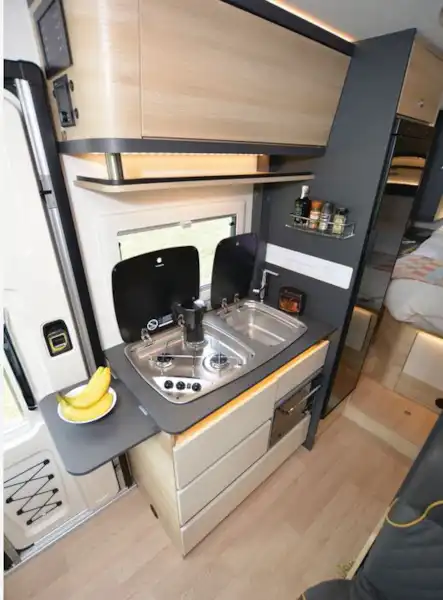 The Itineo Nomad CM660 A-class motorhome kitchen (Click to view full screen)