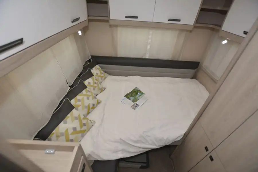 The bed in the Auto-Trail Tribute F72 (Click to view full screen)
