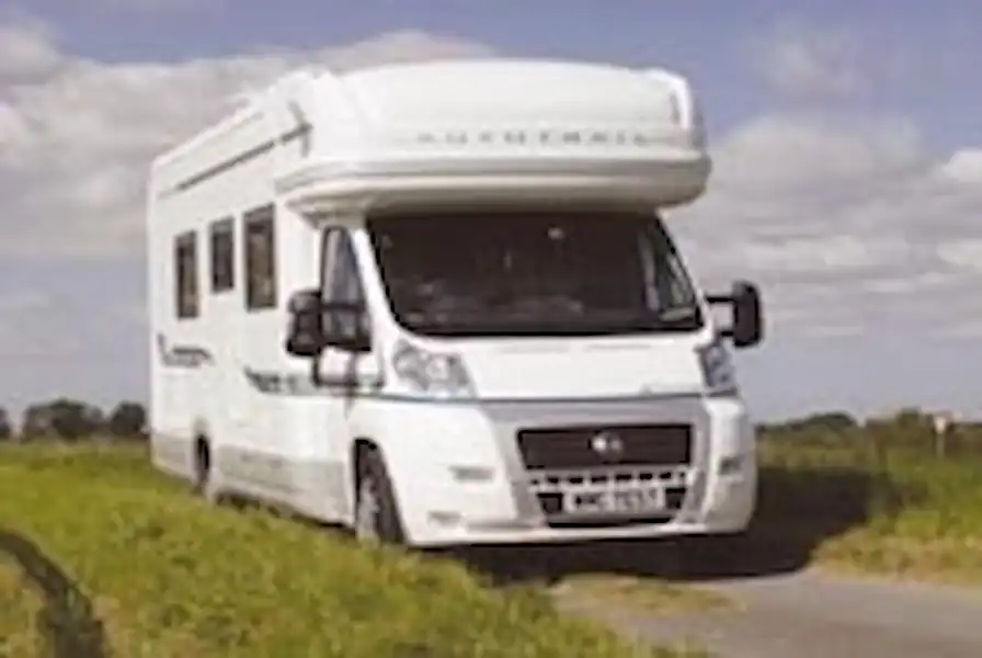 Auto-Trail Cheyenne 740S SE (2008) - motorhome review (Click to view full screen)