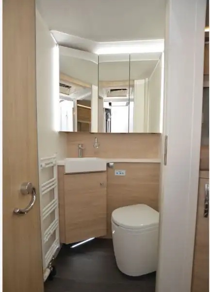 The Frankia Titan Next I 790 GD A-class motorhome washroom (Click to view full screen)