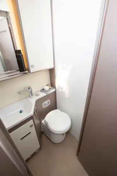 The washroom in the The Bürstner Lyseo TD 736 Harmony motorhome (Click to view full screen)