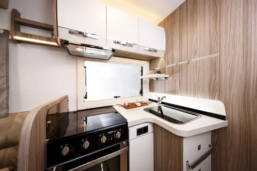 The kitchen in the Benimar Tessoro 487 motorhome (Click to view full screen)