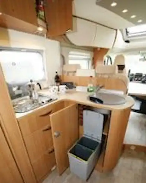 Bürstner Ixeo it700 - motorhome review (Click to view full screen)
