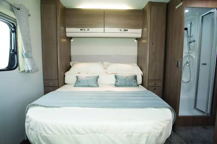 The bedroom is at the rear with the shower and washroom towards the centre of the layout (Click to view full screen)