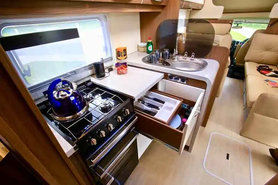 The galley in the Bürstner Argos 747-2 G (Click to view full screen)