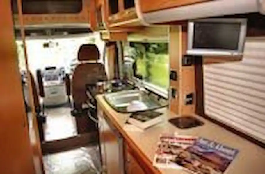 Auto-Sleeper Warwick (2008) - motorhome review (Click to view full screen)