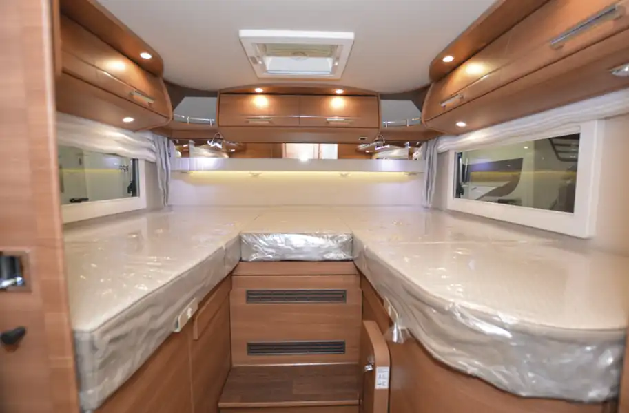 Twin beds in the Carthago C-line I 4.9 LE L (Click to view full screen)