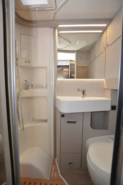 The washroom in the Hymer Exsis-i 580 Pure motorhome (Click to view full screen)