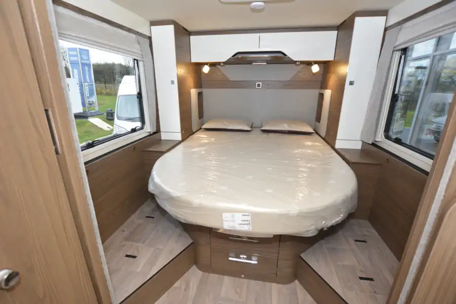 The bedroom in the Hymer B-ML I 890 (Click to view full screen)
