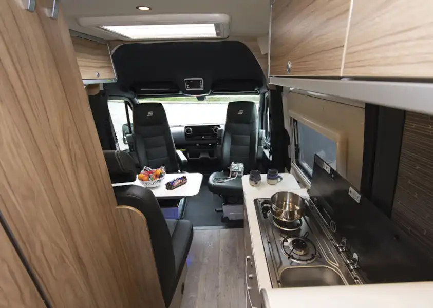 A view of the interior of the Hymer Grand Canyon S (Click to view full screen)