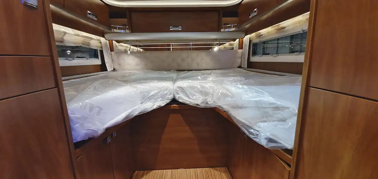 Beds in the Laika Kreos 7009 motorhome (Click to view full screen)