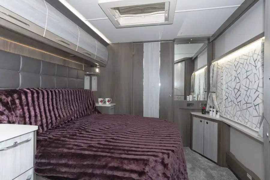 The stylish bedroom in the Coachman Lusso (Click to view full screen)