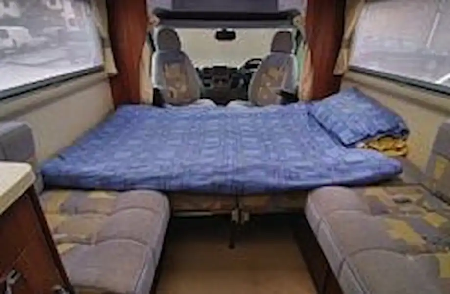 Auto-Sleeper Cotswold EB (2010) - motorhome review (Click to view full screen)