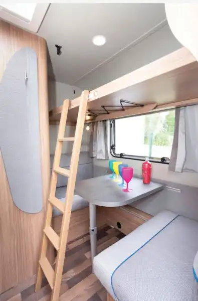The Weinsberg 400 LK caravan bunk bed (photo courtesy of Richard Chapman) (Click to view full screen)