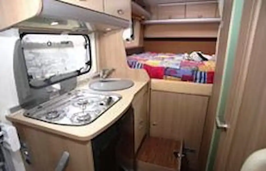 Burstner Prismo T 626G (2009) - motorhome review (Click to view full screen)