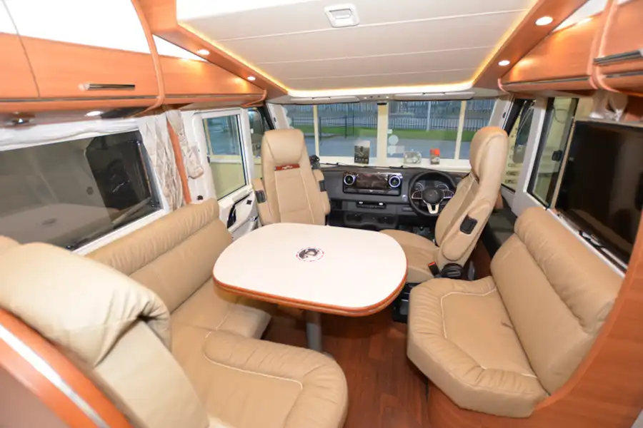 The lounge in the Carthago C-line I 4.9 LE L (Click to view full screen)