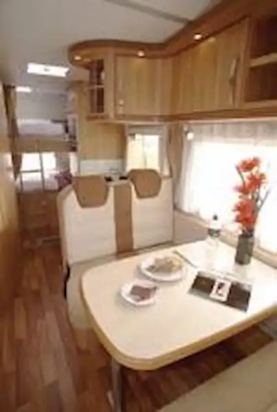 Hymer c684 cl (2009) - motorhome review (Click to view full screen)