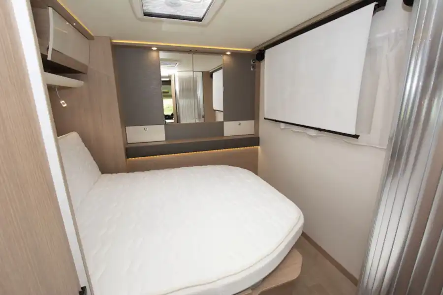 The island bed in the Itineo RC740 motorhome (Click to view full screen)