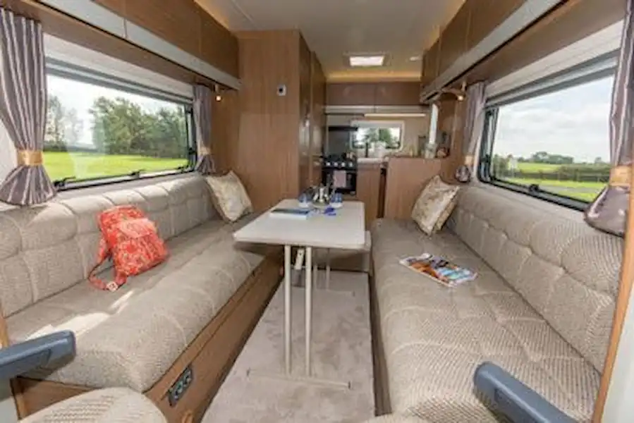 Auto-Trail Tribute T-615 Lo-Line - motorhome review (Click to view full screen)