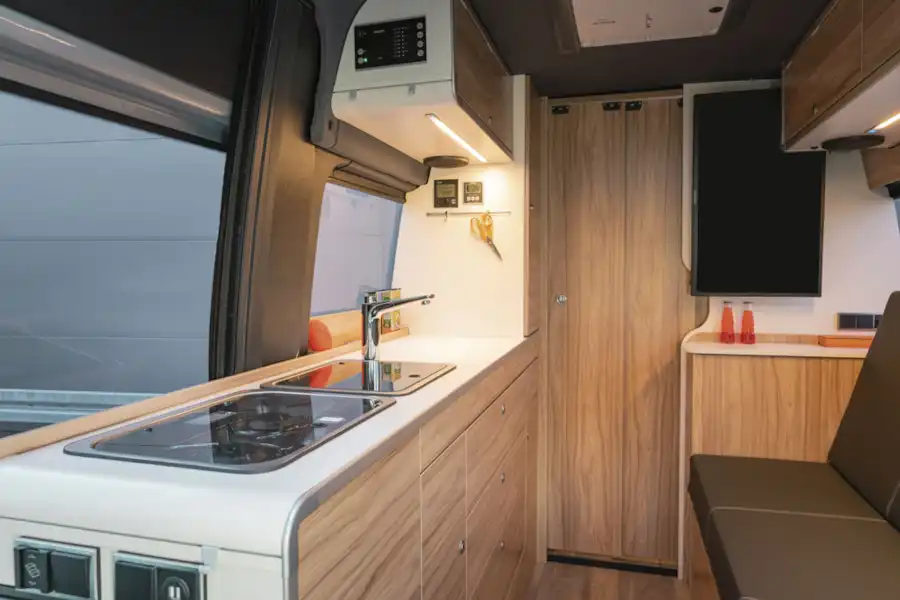 The side kitchen in the Hymer DuoCar S (Click to view full screen)