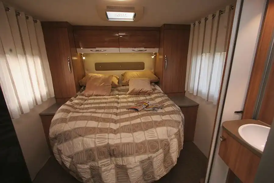 Pilote Pacific P650C Essentiel - motorhome review (Click to view full screen)