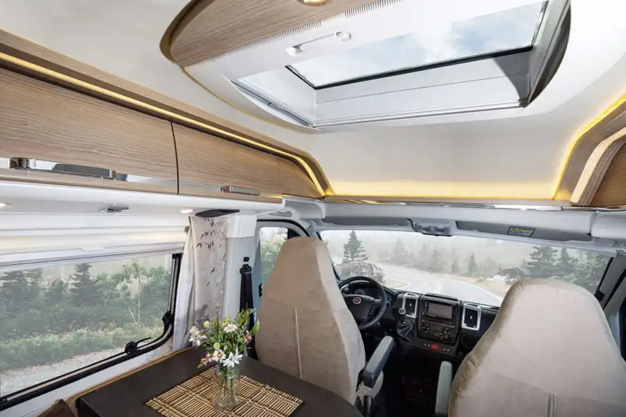 The interior of the Malibu 600 DB Charming Coupe motorhome (Click to view full screen)