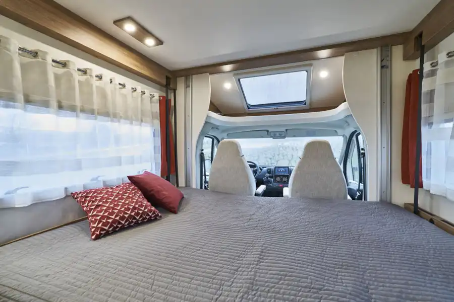 The large bed in the Pilote Pacific P626D motorhome (Click to view full screen)