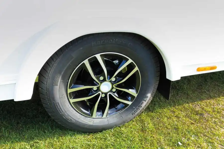 The Lunar Solaris 574 comes with alloy wheels as part of the package (Click to view full screen)