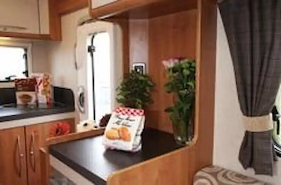 Trigano Tribute T620 (2010) - motorhome review (Click to view full screen)