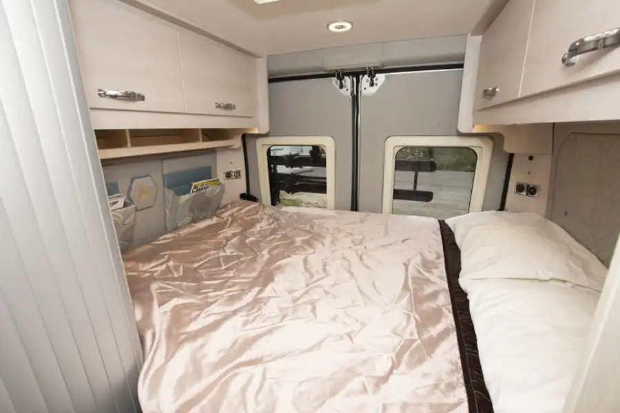 Auto-Sleeper Fairford Plus - the double bed (Click to view full screen)