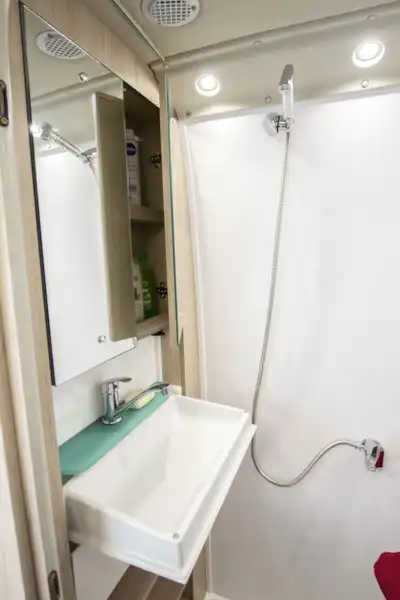 The washroom in the Benimar Benivan 122 campervan (Click to view full screen)