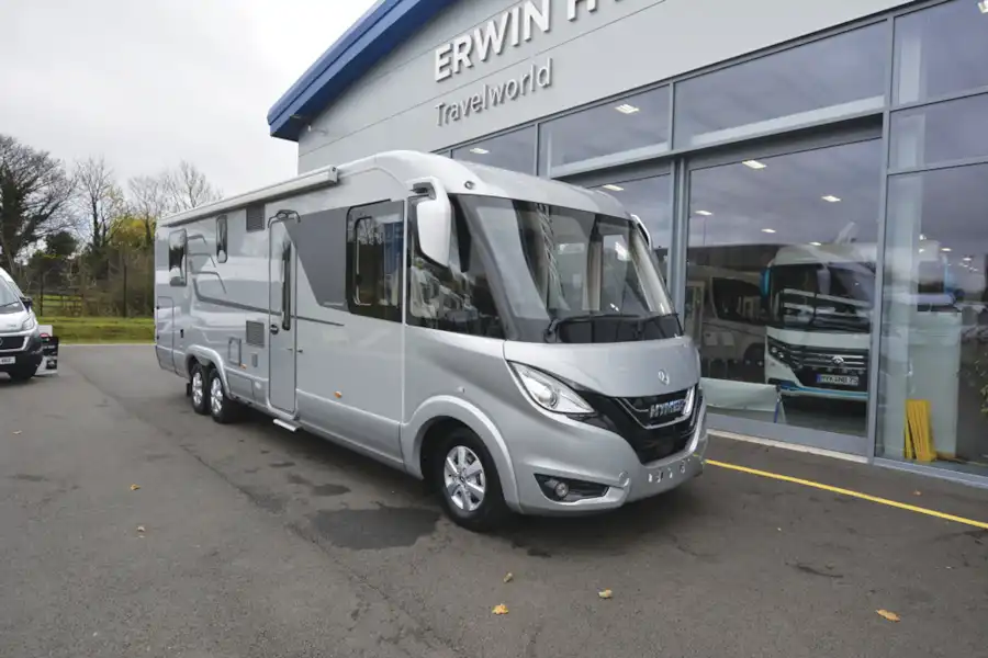 The Hymer B-ML I 890  (Click to view full screen)