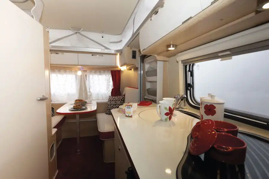 The kitchen in the Eriba Touring Troll 530 Rockabilly caravan (Click to view full screen)